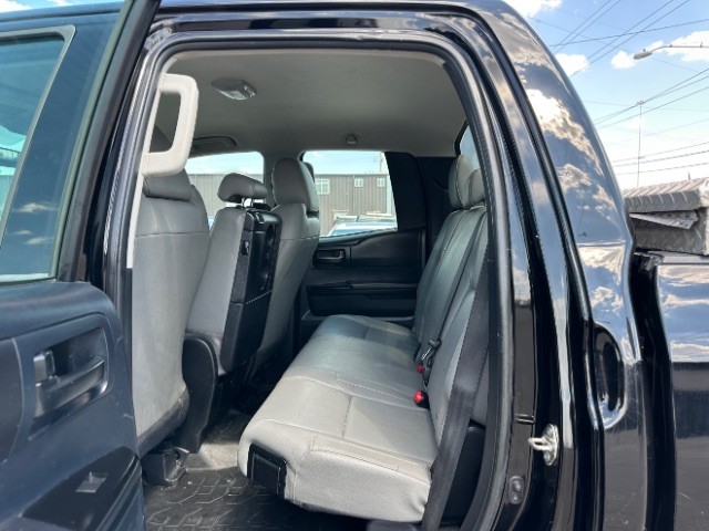 Toyota Tundra 2WD Vehicle Full-screen Gallery Image 11