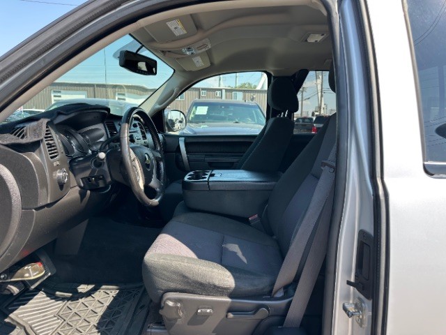 Chevrolet Silverado 1500 Vehicle Full-screen Gallery Image 11