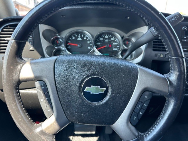 Chevrolet Silverado 1500 Vehicle Full-screen Gallery Image 12