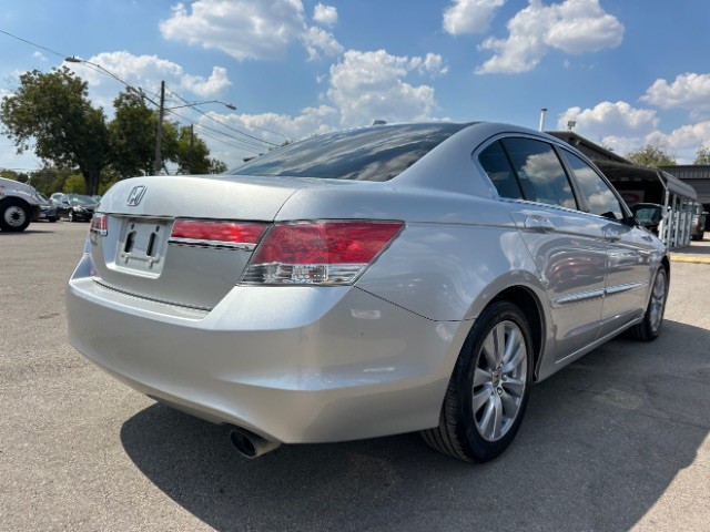 Honda Accord Sedan Vehicle Full-screen Gallery Image 04