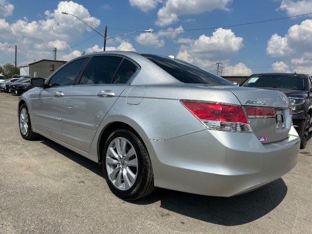 Honda Accord Sedan Vehicle Full-screen Gallery Image 05