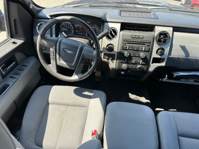 Ford F-150 Vehicle Full-screen Gallery Image 08