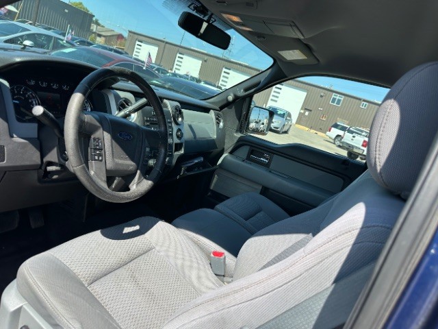 Ford F-150 Vehicle Full-screen Gallery Image 09