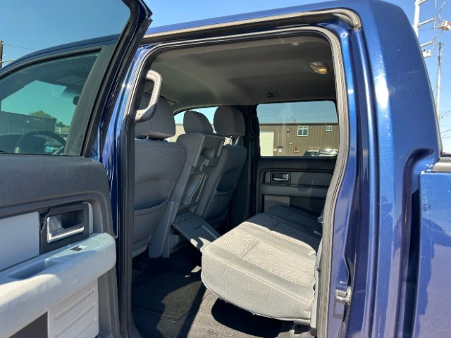 Ford F-150 Vehicle Full-screen Gallery Image 12