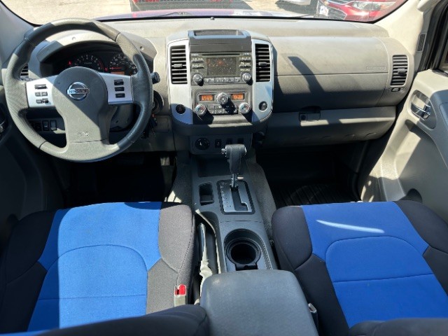 Nissan Frontier Vehicle Full-screen Gallery Image 06