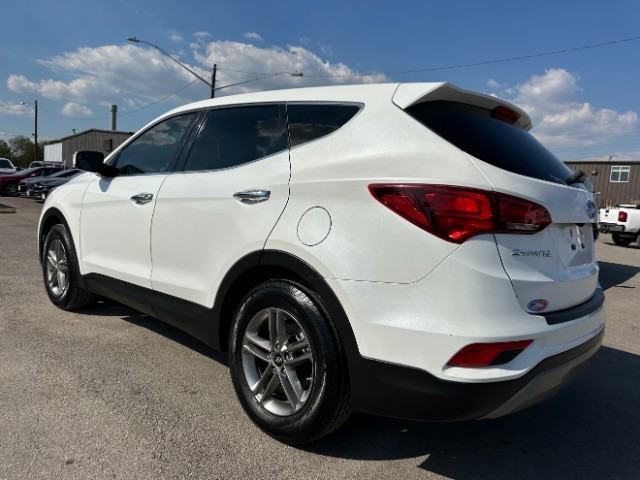 Hyundai Santa Fe Sport Vehicle Full-screen Gallery Image 4