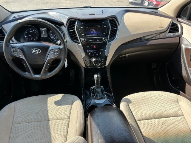 Hyundai Santa Fe Sport Vehicle Full-screen Gallery Image 5