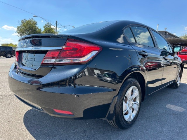 Honda Civic Sedan Vehicle Full-screen Gallery Image 04