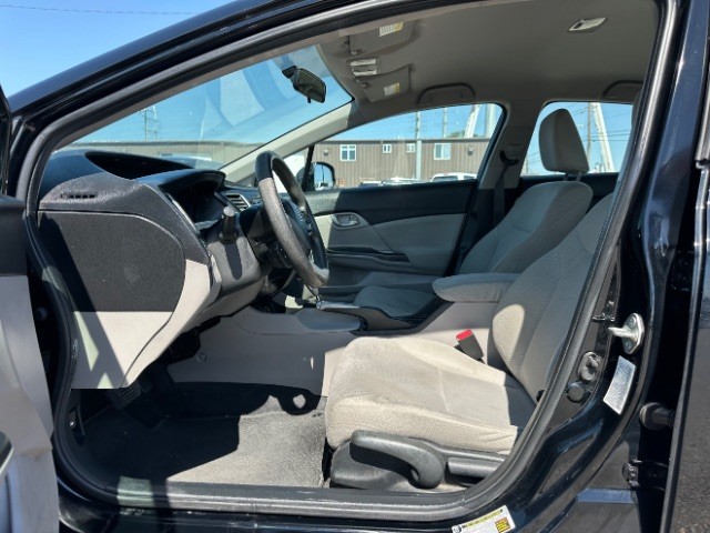 Honda Civic Sedan Vehicle Full-screen Gallery Image 09