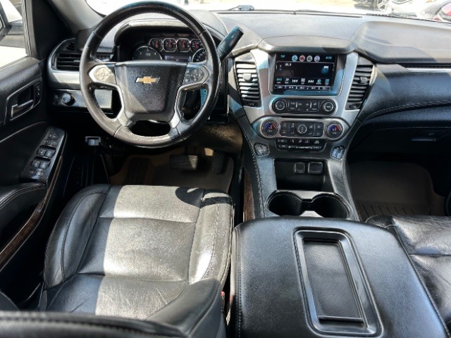 Chevrolet Suburban Vehicle Full-screen Gallery Image 08