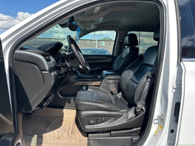 Chevrolet Suburban Vehicle Full-screen Gallery Image 10