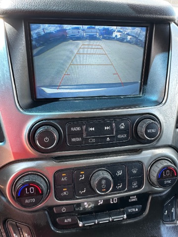 Chevrolet Suburban Vehicle Full-screen Gallery Image 14