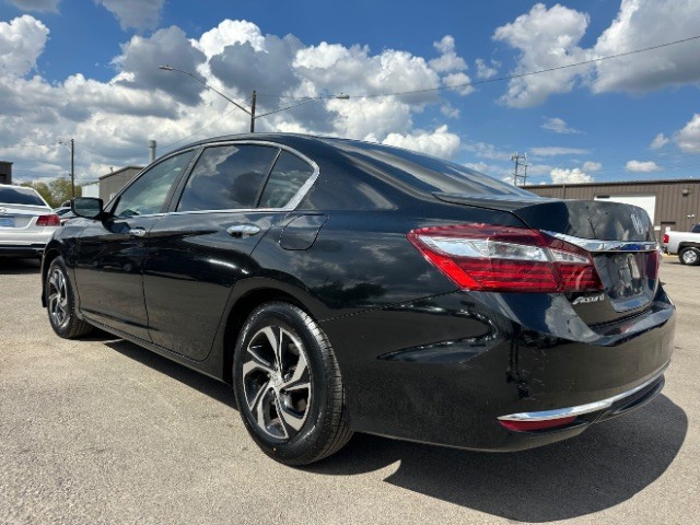 Honda Accord Sedan Vehicle Full-screen Gallery Image 05