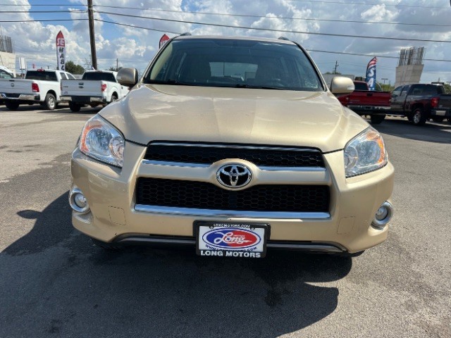 Toyota RAV4 Vehicle Full-screen Gallery Image 03