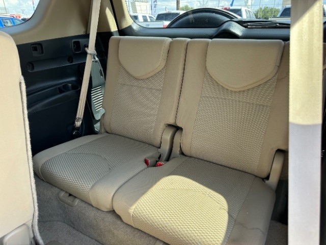 Toyota RAV4 Vehicle Full-screen Gallery Image 13