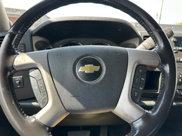 Chevrolet Silverado 1500 Vehicle Full-screen Gallery Image 12