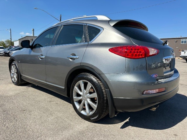 INFINITI QX50 Vehicle Full-screen Gallery Image 05
