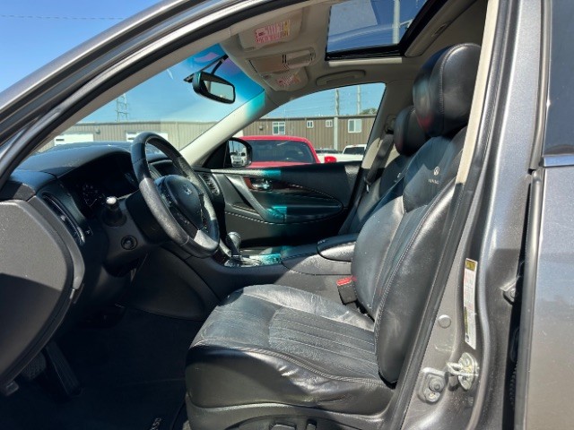 INFINITI QX50 Vehicle Full-screen Gallery Image 10