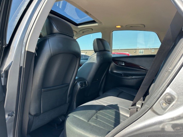 INFINITI QX50 Vehicle Full-screen Gallery Image 12