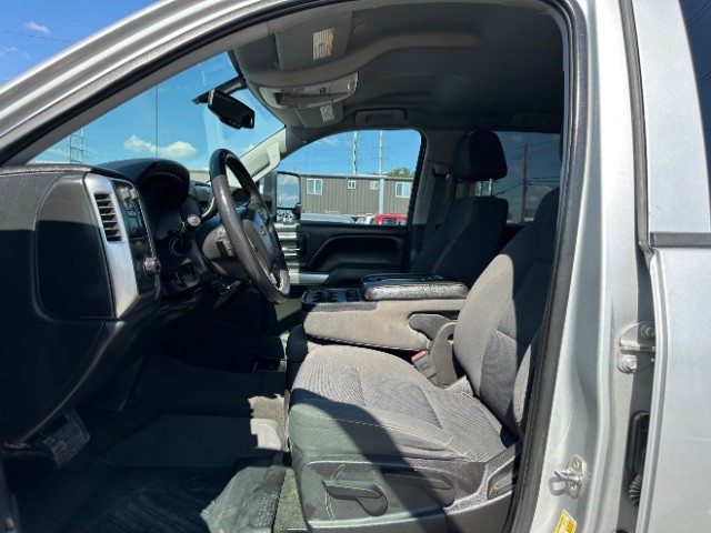 Chevrolet Silverado 1500 Vehicle Full-screen Gallery Image 10