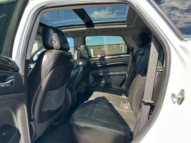 Cadillac SRX Vehicle Full-screen Gallery Image 12