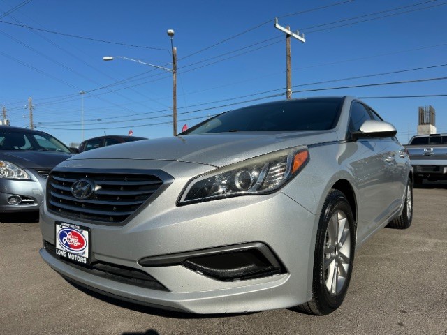 Hyundai Sonata Vehicle Full-screen Gallery Image 02