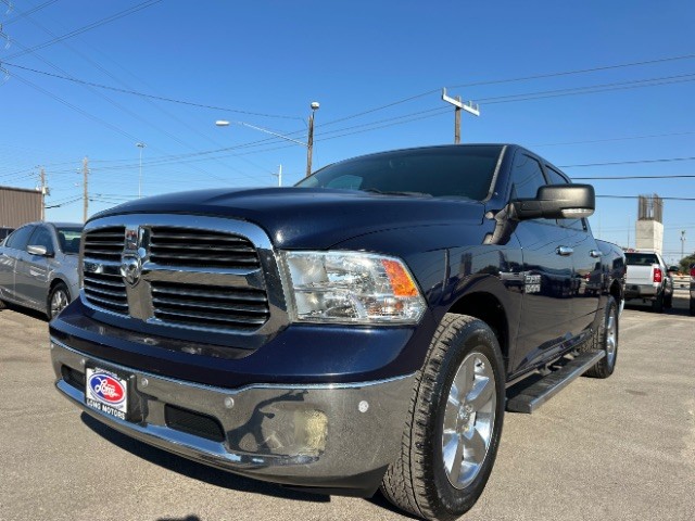 Ram 1500 Vehicle Full-screen Gallery Image 02