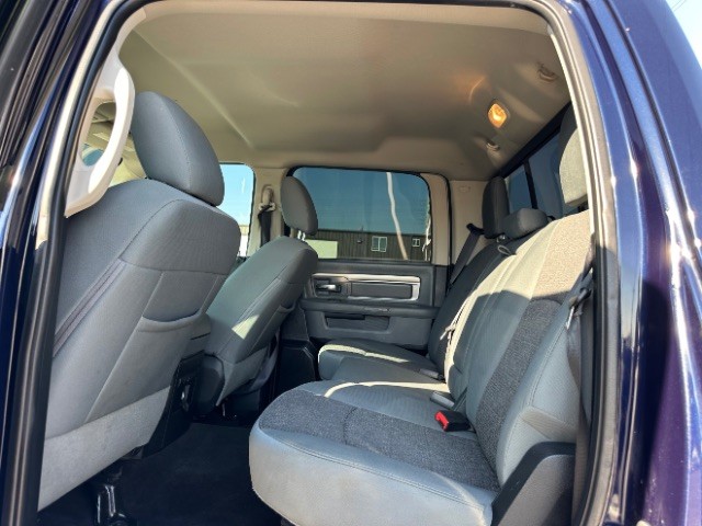 Ram 1500 Vehicle Full-screen Gallery Image 11