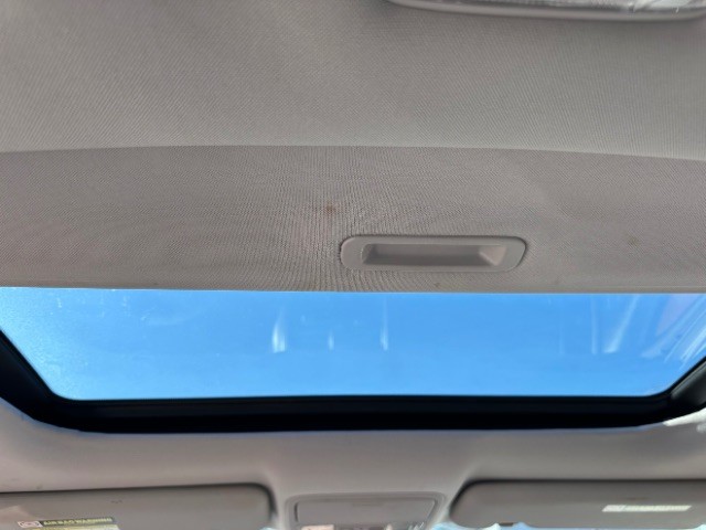 Honda CR-V Vehicle Full-screen Gallery Image 13