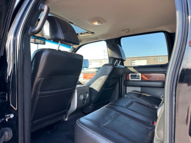 Ford F-150 Vehicle Full-screen Gallery Image 12