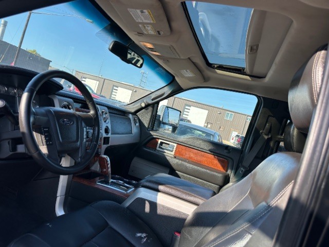 Ford F-150 Vehicle Full-screen Gallery Image 14