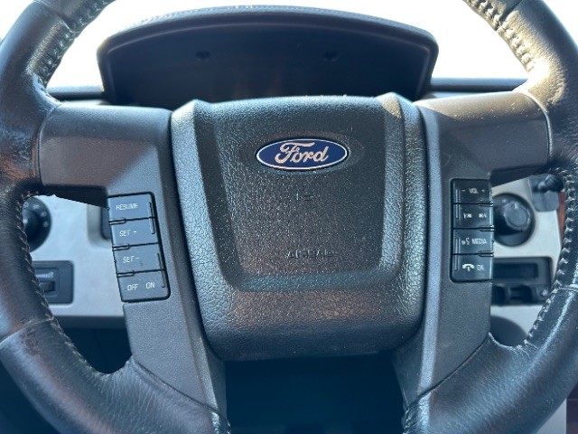 Ford F-150 Vehicle Full-screen Gallery Image 16