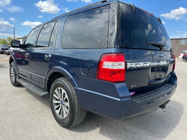 Ford Expedition Vehicle Full-screen Gallery Image 05