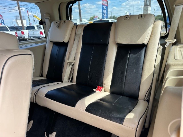 Ford Expedition Vehicle Full-screen Gallery Image 12