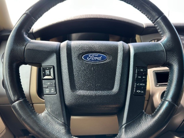 Ford Expedition Vehicle Full-screen Gallery Image 15