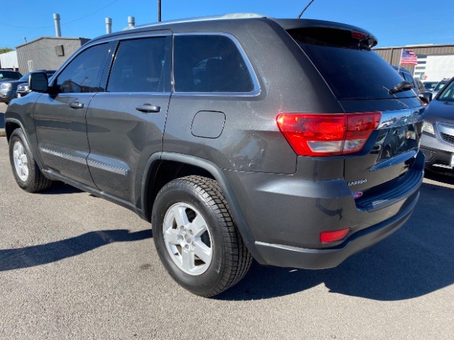 Jeep Grand Cherokee Vehicle Full-screen Gallery Image 04