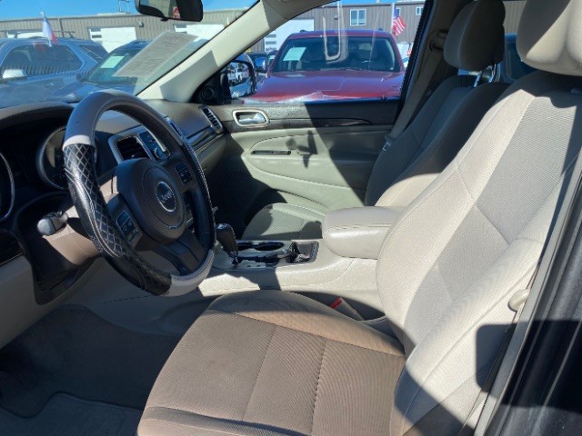 Jeep Grand Cherokee Vehicle Full-screen Gallery Image 09