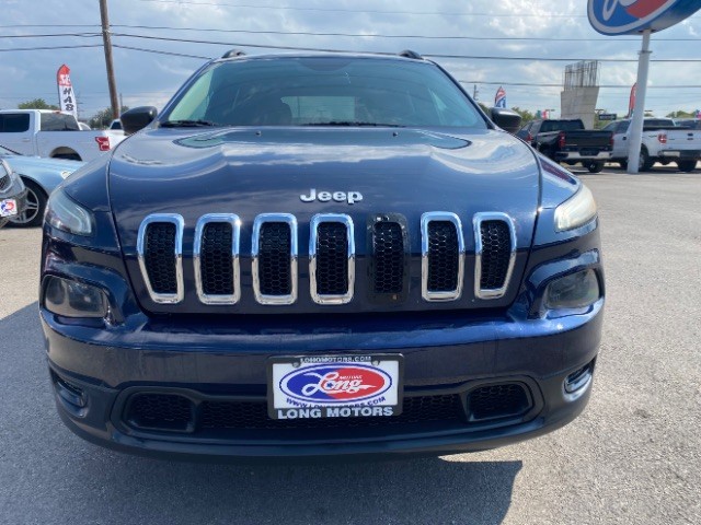 Jeep Cherokee Vehicle Full-screen Gallery Image 02