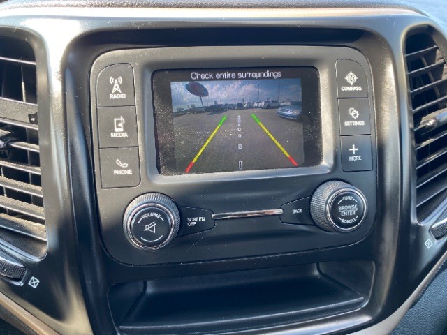 Jeep Cherokee Vehicle Full-screen Gallery Image 12