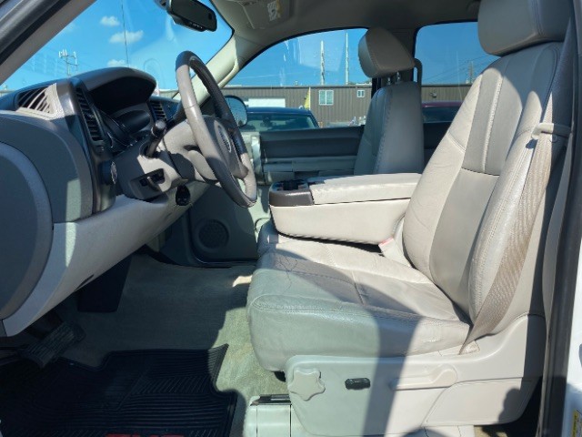 GMC Sierra 1500 Vehicle Full-screen Gallery Image 11