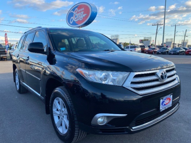 2013 Toyota Highlander Plus's photo