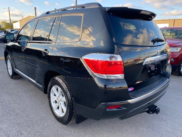 Toyota Highlander Vehicle Full-screen Gallery Image 04