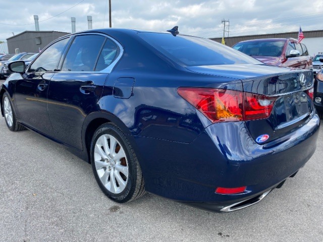 Lexus GS 350 Vehicle Full-screen Gallery Image 04