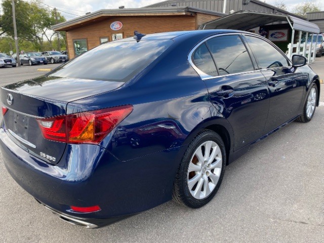 Lexus GS 350 Vehicle Full-screen Gallery Image 05