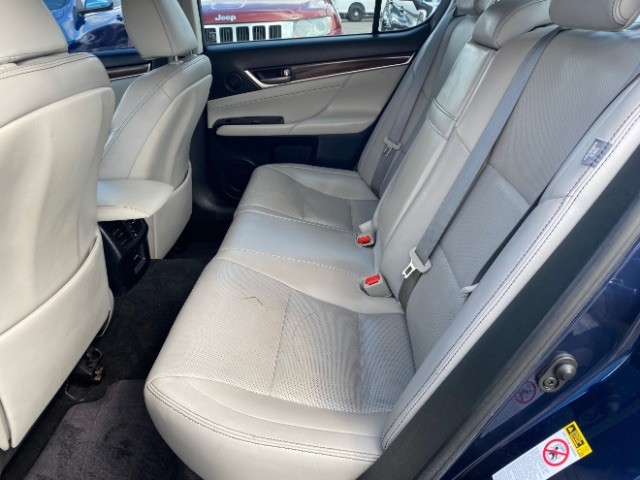 Lexus GS 350 Vehicle Full-screen Gallery Image 06