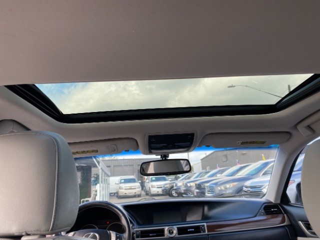 Lexus GS 350 Vehicle Full-screen Gallery Image 09