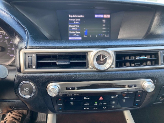 Lexus GS 350 Vehicle Full-screen Gallery Image 10