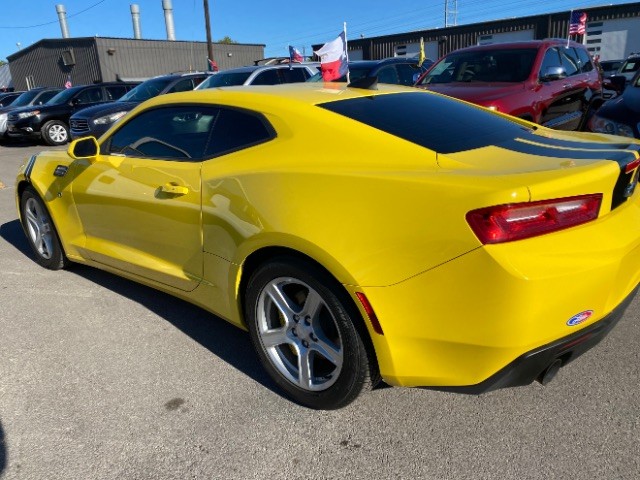Chevrolet Camaro Vehicle Full-screen Gallery Image 04