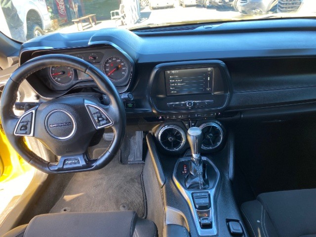 Chevrolet Camaro Vehicle Full-screen Gallery Image 06