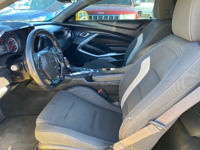 Chevrolet Camaro Vehicle Full-screen Gallery Image 08